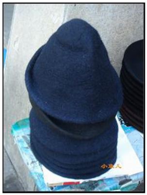毡帽的拼音_毡帽的读音_毡帽的英文 - 词语毡帽